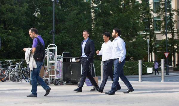 Londres Reino Unido Septiembre 2016 Gente Negocios Caminando Por Plaza — Foto de Stock