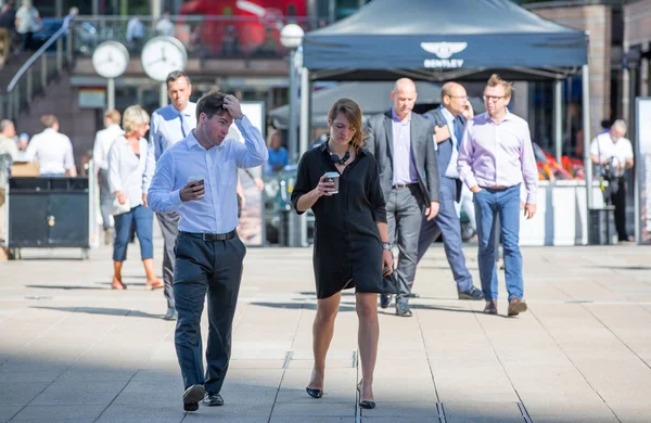 London Verenigd Koninkrijk September 2016 Mensen Uit Het Bedrijfsleven Lopen — Stockfoto