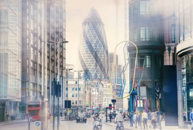 Londra, İngiltere - 17 Mayıs, 2016: şehir Londra sokak görünümü, kırmızı Çift katlı otobüs bina ve yürüyüş insanlar Kornişon ile.