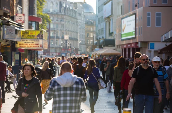 London Storbritannien Oktober 2015 Massor Människor Turister Och Londonbor Gångavstånd — Stockfoto