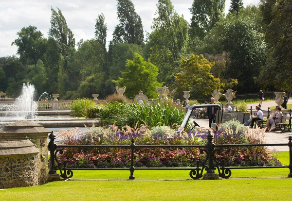 London Storbritannien September 2016 Kensington Trädgård Italienska Park Med Fontäner — Stockfoto