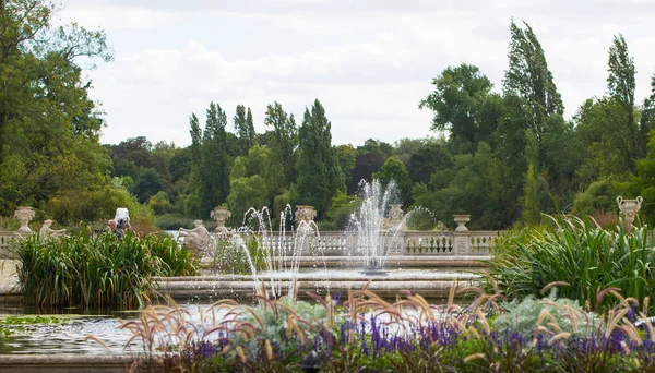 Londres Reino Unido Septiembre 2016 Kensington Garden Italian Park Fountains —  Fotos de Stock