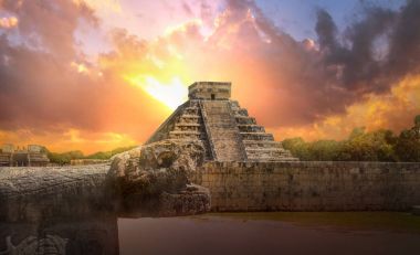 Meksika, Chichen Itza, Yucatn. Kukulcan El Castillo Maya piramit gün batımında