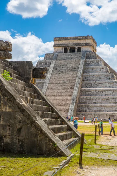México Yucatán Fevereiro 2018 Chichen Itza Pirâmide Maia Kukulcan Castillo — Fotografia de Stock