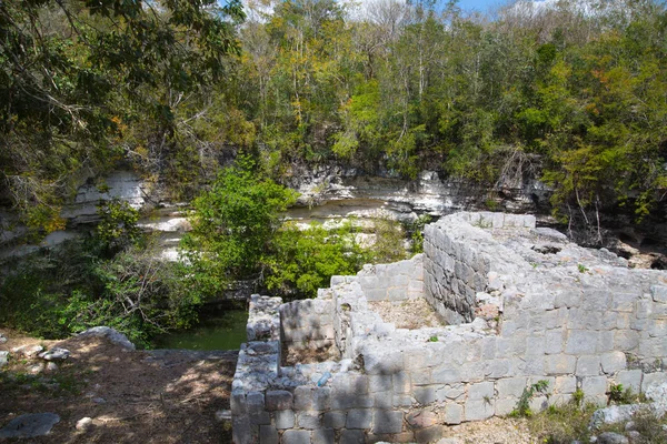 Cenote Sagrado Buraco Água Sagrada Chichen Itza Yucatan México — Fotografia de Stock