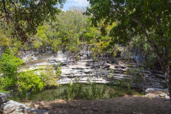 Cenote Sagrado Posvátný Pramen Chichen Itza Yucatán Mexiko — Stock fotografie