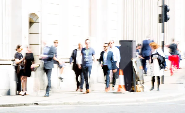 Londres Reino Unido Junio 2018 Grupo Personas Caminando Ciudad Contra — Foto de Stock