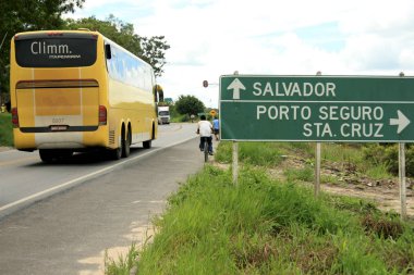 Eunapolis 101 'de araç trafiği