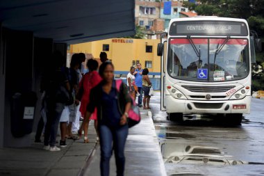 Salvador 'daki Lapa İstasyonu' nda otobüs.
