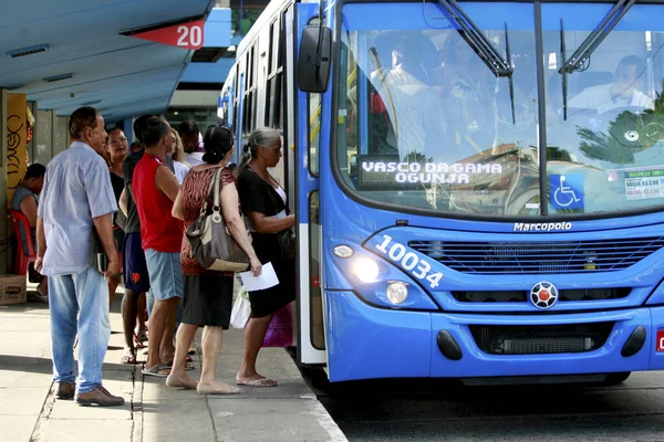 Senior citizen waiting for public transport bus — Stock Photo, Image