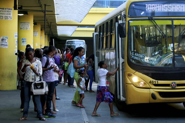 Автобус на станции Лапа в Сальвадоре — стоковое фото