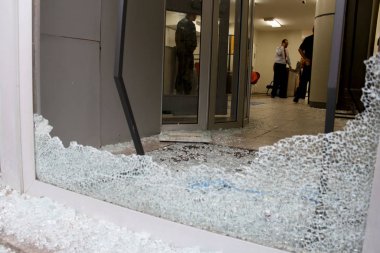 Salvador 'daki Itau Nanco Ajansı' nda yıkım