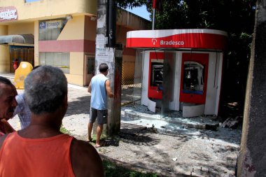Haydutlar Salvador 'daki ATM' yi havaya uçurdu