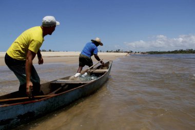Itapicuru nehrinde balıkçı teknesi