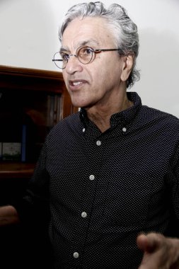 Sunum sırasında şarkıcı Caetano Veloso