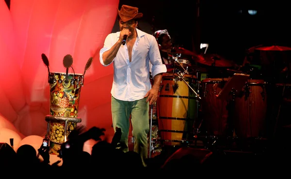 Cantante Carlinhos Brown durante il concerto — Foto Stock