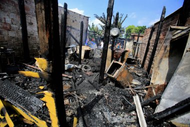 Salvador 'da bir gecekonduda yangın