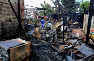 Salvador 'da bir gecekonduda yangın