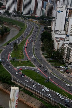 Su kanalizasyonla kirlenmiş.