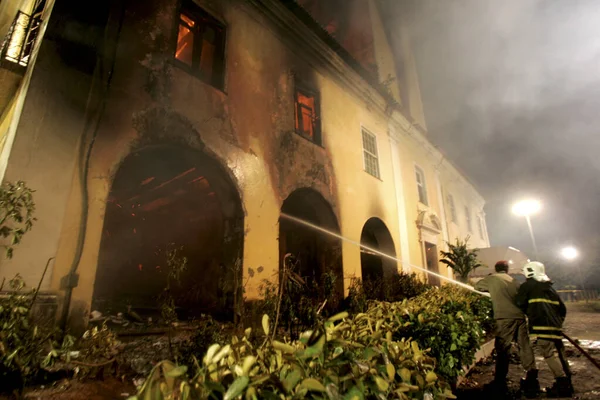 Incendio en el edificio Solar Boa Vista —  Fotos de Stock