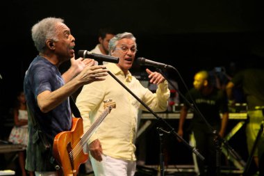 Caeting Veloso ve Gilberto Gil konserde