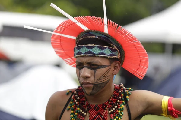 ? Ndios / Assembleia / Protesto