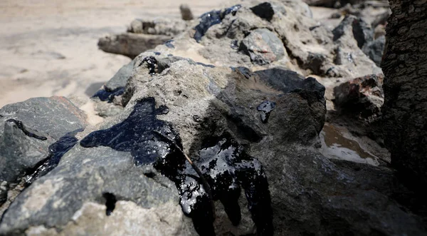 바다로 유출되는 기름 — 스톡 사진
