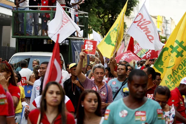 Militante pedir Dilma Rousseff de volta — Fotografia de Stock