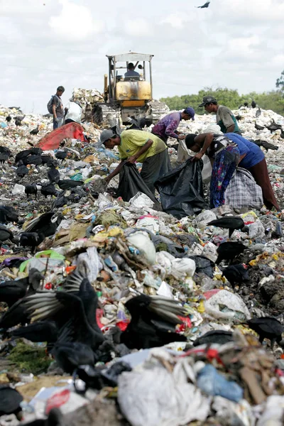 Recolectores de material de reciclaje de basura — Foto de Stock