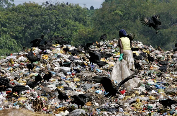 Coletores de material de reciclagem de lixo — Fotografia de Stock