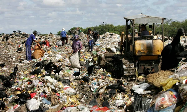 Coletores de material de reciclagem de lixo — Fotografia de Stock