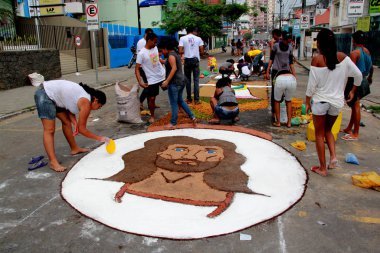 Itabuna 'da Corpus Crist kasetleri yapıyor.