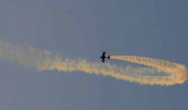 Deneysel uçaklarla hava gösterisi