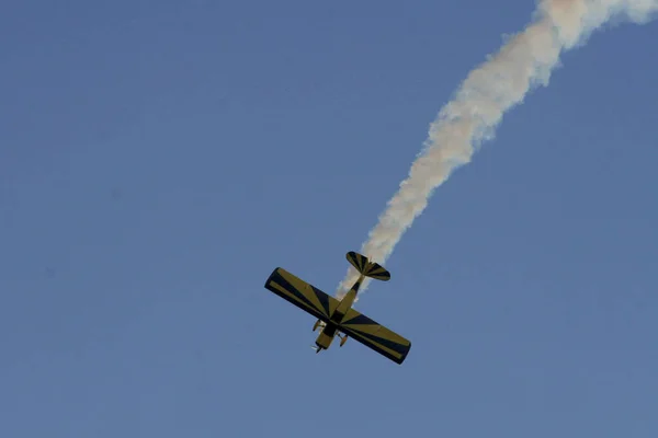 Show aéreo com aeronaves experimentais — Fotografia de Stock