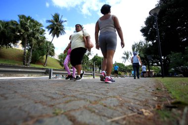 Tororo çukuruna doğru yürü.