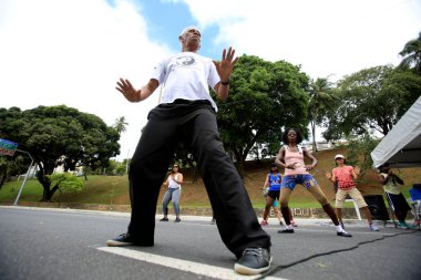 Salvador 'daki Tororo Dike' da Tai Chi Chuan sınıfı.