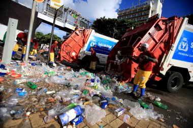 Şehirdeki çöp toplama
