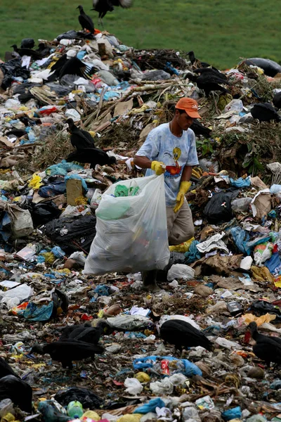 Συλλέκτες υλικών ανακύκλωσης απορριμμάτων — Φωτογραφία Αρχείου