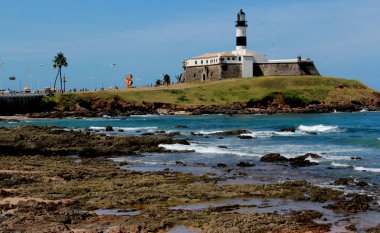 Salvador 'daki bar deniz feneri manzarası