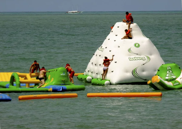 Parc acvatic pe plajă în porto seguro — Fotografie, imagine de stoc