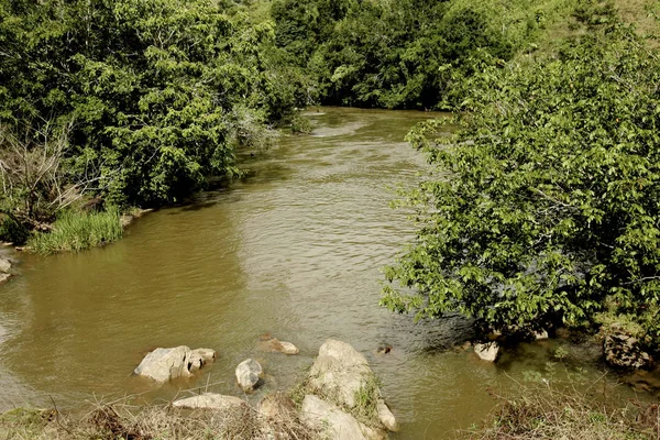 Blick auf den Fluss Buranhem in Eunapolis — Stockfoto