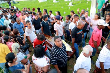 Salvador 'daki belediye mezarlığına defin