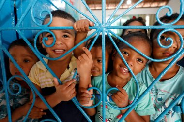 Belediye devlet okulu sınıfı