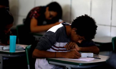 Belediye devlet okulu sınıfı