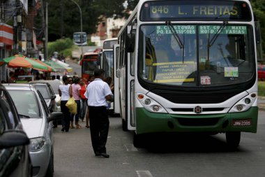 Salvador 'daki Lapa İstasyonu yolcuları