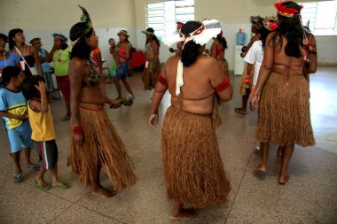 Toplantı sırasında yerli kadınlar