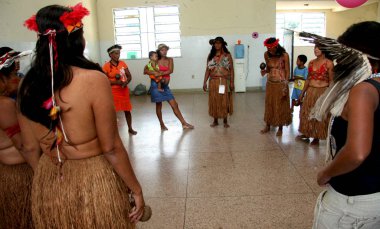 Toplantı sırasında yerli kadınlar