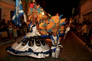 Caravelas 'taki karnavalda samba okulu.