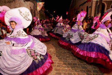 Caravelas 'taki karnavalda samba okulu.