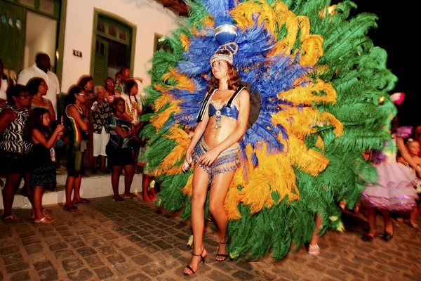 Caravelas 'taki karnavalda samba okulu. — Stok fotoğraf